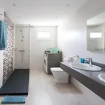 4 Bedroom Mimi With Private Heated Pool Villa *