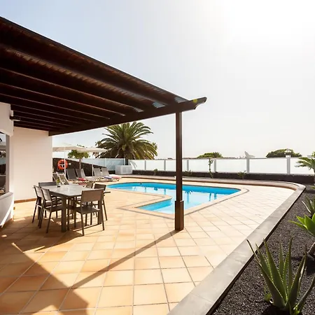 4 Bedroom Mimi With Private Heated Pool Villa Puerto del Carmen
