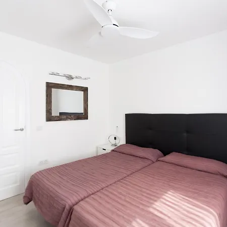 Willa 4 Bedroom Mimi With Private Heated Pool Puerto del Carmen (Lanzarote)