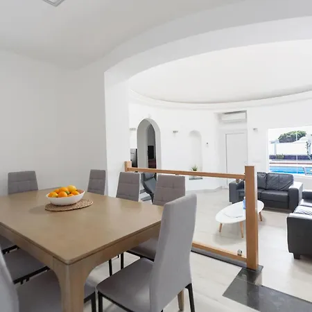 4 Bedroom Mimi With Private Heated Pool Villa Puerto del Carmen