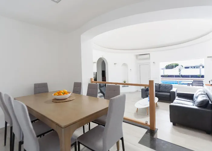 4 Bedroom Mimi With Private Heated Pool 别墅 卡门港