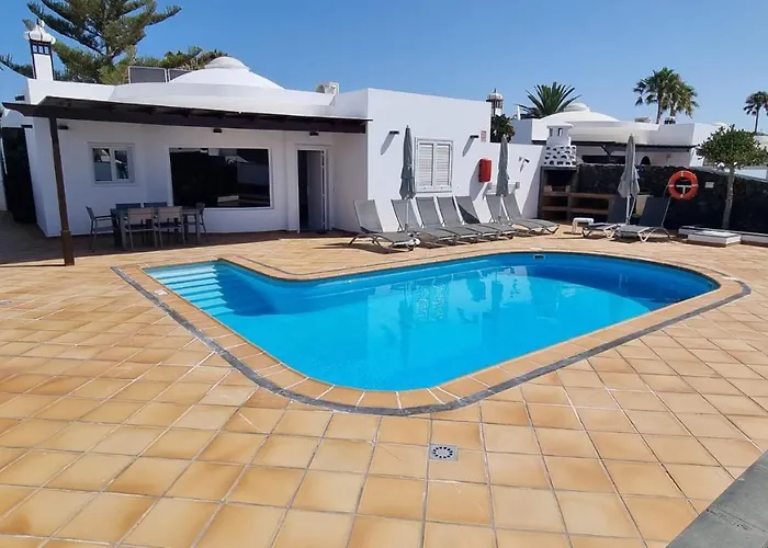 4 Bedroom Mimi With Private Heated Pool וילה *