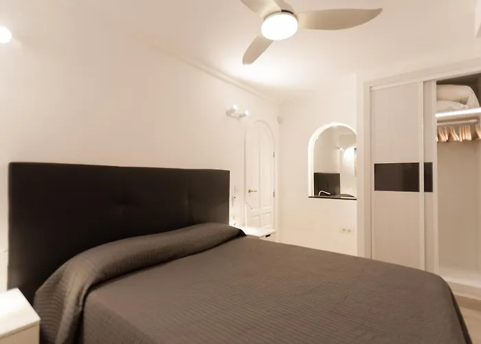 4 Bedroom Mimi With Private Heated Pool וילה